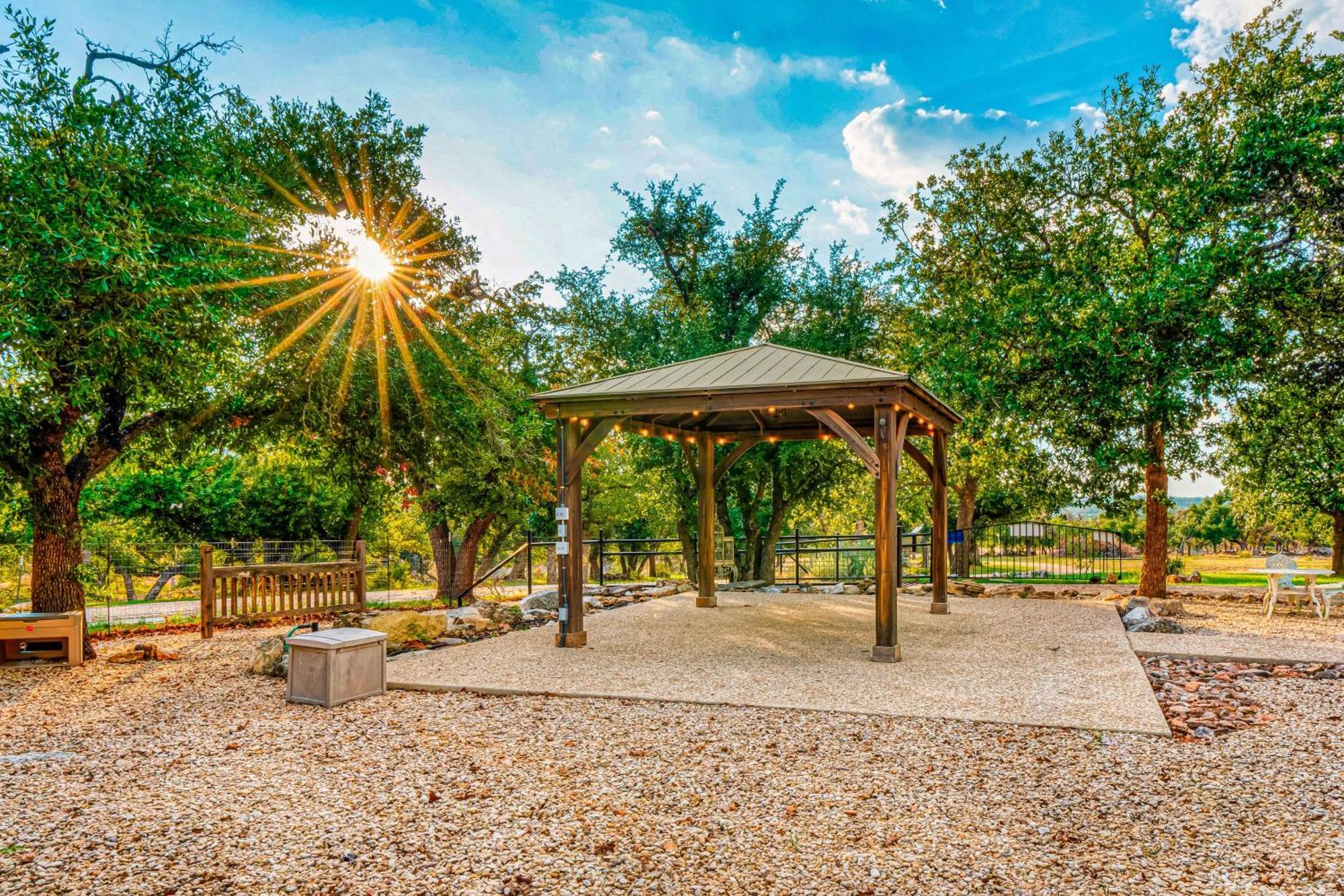 Morningstar Ranch At Enchanted Rock Aparthotel Fredericksburg Exterior photo